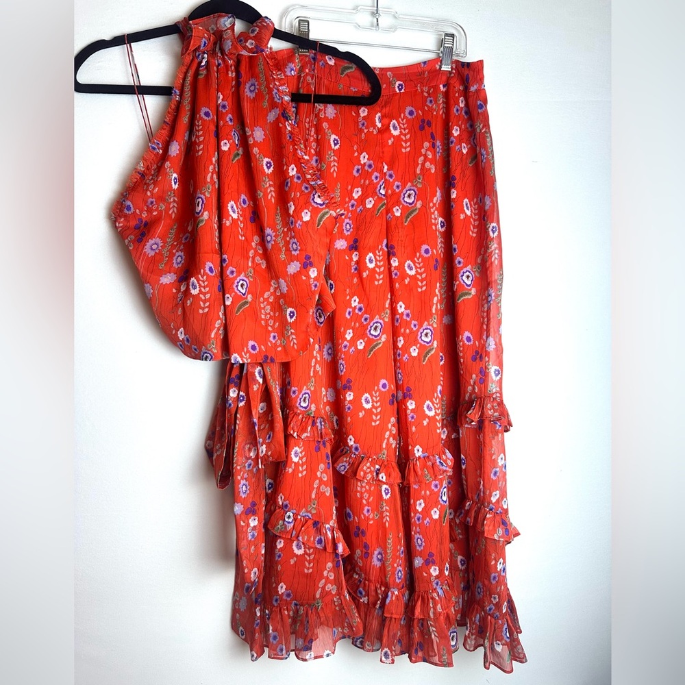 ❗️ Alexis 2 Piece Orange Set Balbina Halter Top and Faizel Crop Pants Size Small